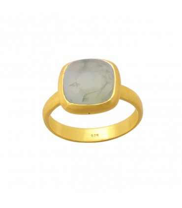 Anillo en plata con baño de oro y piedra de la luna