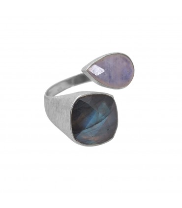 Anillo en Plata y piedra labradorita