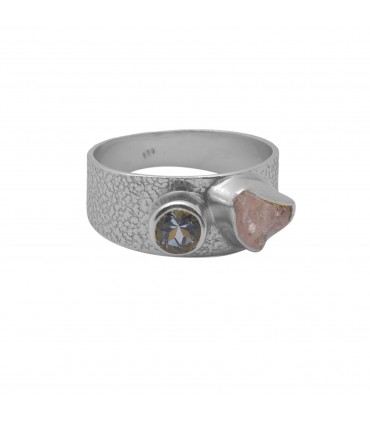 anillo de plata con calcedonia rosa y circonita